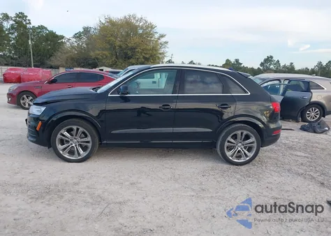 2016 Audi Q3 2.0T Premium Plus z USA, uszkodzony, nr VIN WA1BFCFS5GR014784